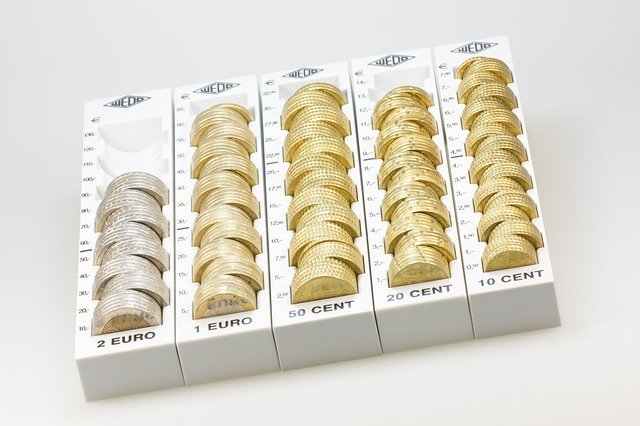 euro mince, seřazené v rámečku